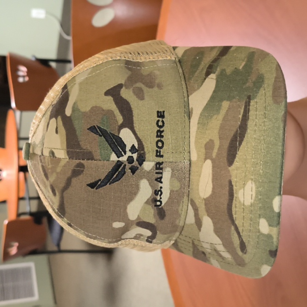 Vtg U.S. Air Force Embeoidered Camo Trucker Mesh Strapback Hat Cap OSFM